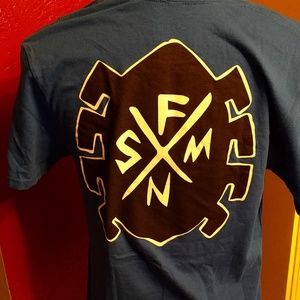 Nwot spider Man logo t shirt - must bundle